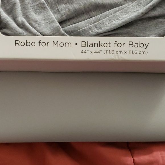 CT1464 Gerber Maternity Robe & Blanket Combo - Picture 3 of 3